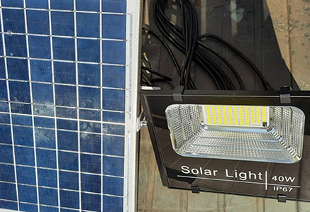 100w solar flood light