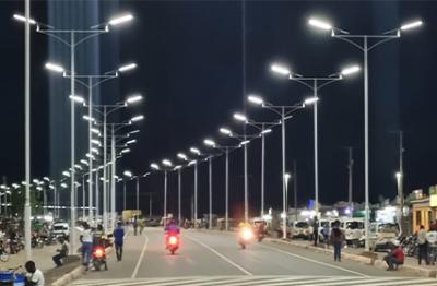 On the Water's Edge: Solar Street Light Company for Marina and Dock Lighting