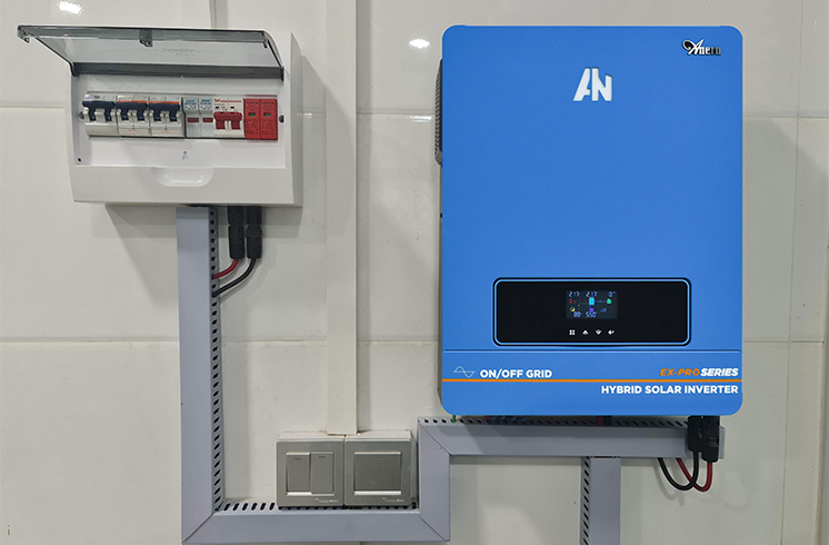 Empowering Businesses: Hybrid Solar Inverter Systems for Commercial Applications