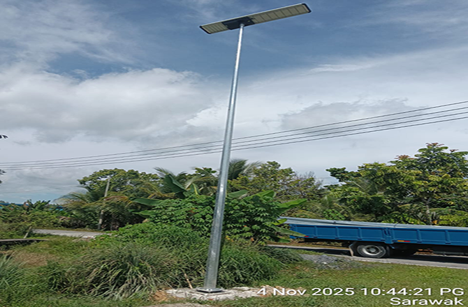 Anern 921 Sets of SLZ 60W & 120W All‑in‑One LiFePO4 Solar Street Lights in Malaysia Public Lighting