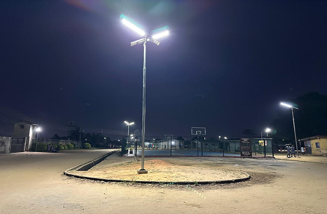 Anern SLV2‑120W Solar Street Lights in Nigeria Community Road Lighting Project