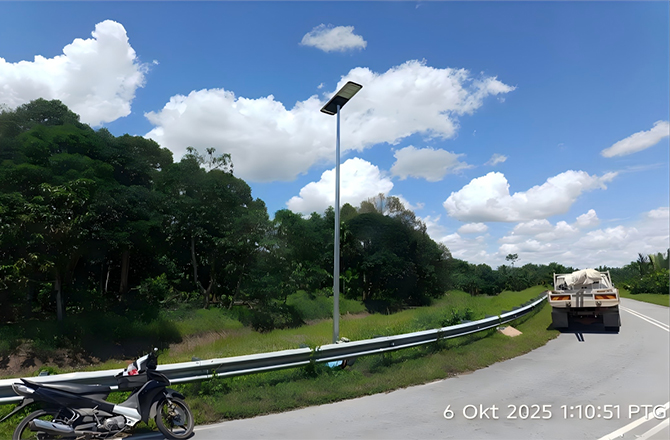 Anern Malaysia Solar Street Light Project Case Study: SLZ 60W + 120W All-in-One LiFePO4 Solar Street Lights, 921 Sets