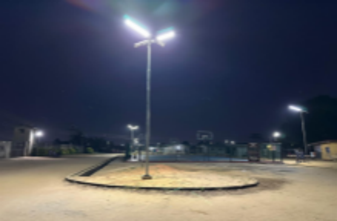 Anern SLV2‑120W Solar Street Lights in Nigeria Community Road Lighting Project