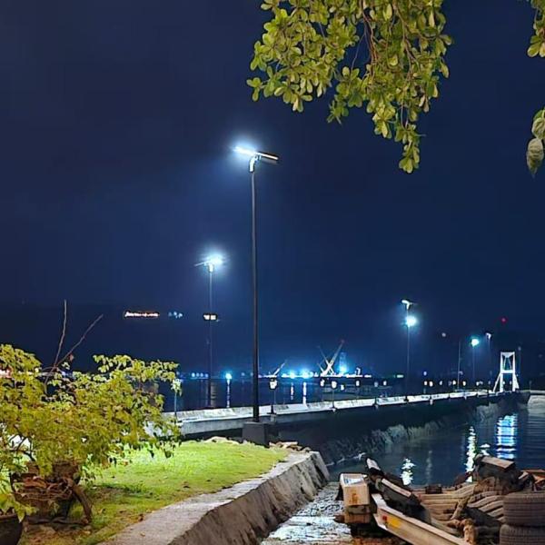 Anern_SLZ2-120W_Solar_Street_Lights_in_Philippines-2.jpg
