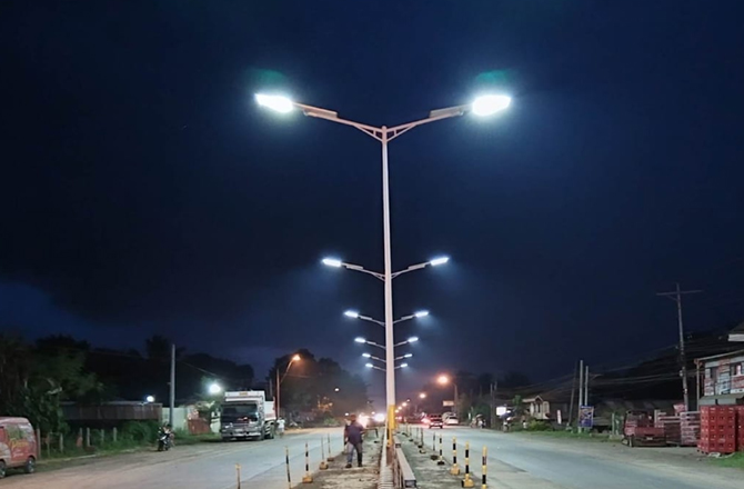 100 Sets of Solar Street Lights Were Purchased And Installed In The Philippines