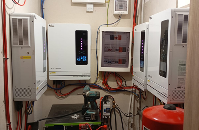 Anern EVO 10.2kW Hybrid Inverter & SPI 6kW Low-Frequency UPS Inverter in Bulgaria